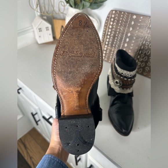 Abilene Boho Western Ankle Boots Black Brown Leather Belted Cowgirl Women’s 8.5 - Picture 9 of 10